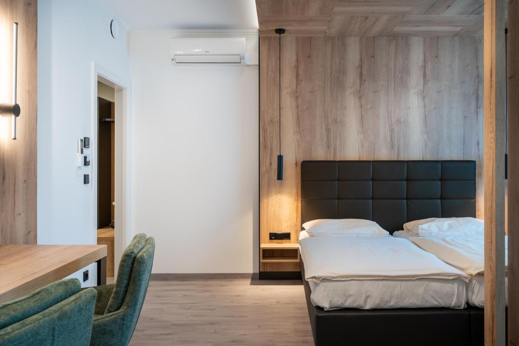 City Hotel Stockerau Eksteriør bilde